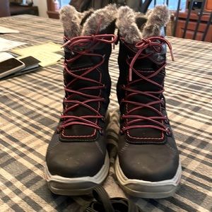 SANTANA CANADA Women Maleo Winter Boots - Used Like New